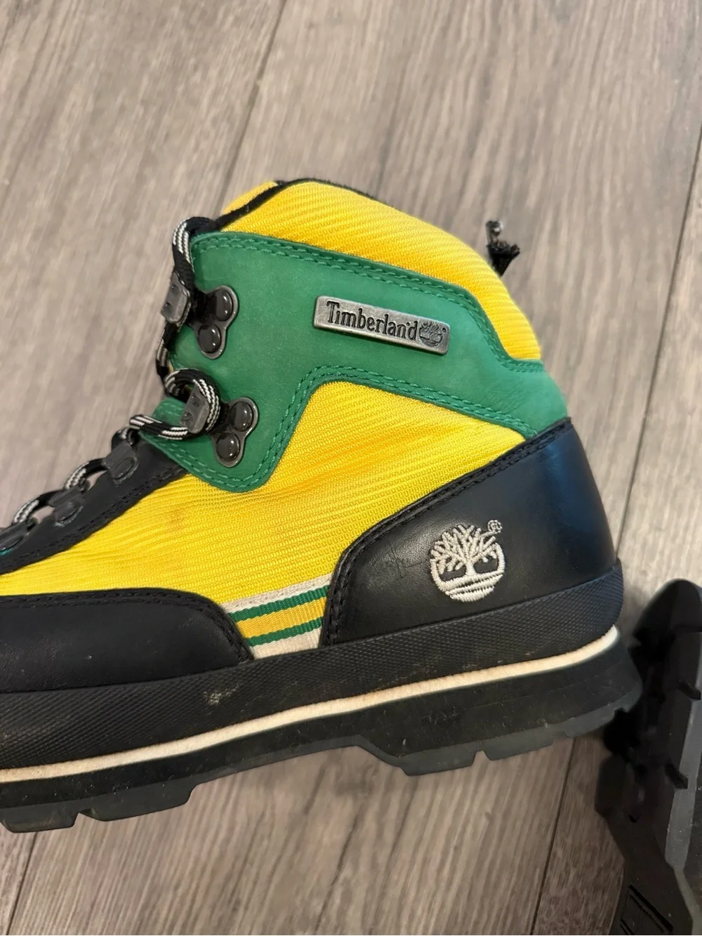 Timberland Vintage Hiking 36082 Yellow Green Lace Up Men’s Size 9M Leather Boots